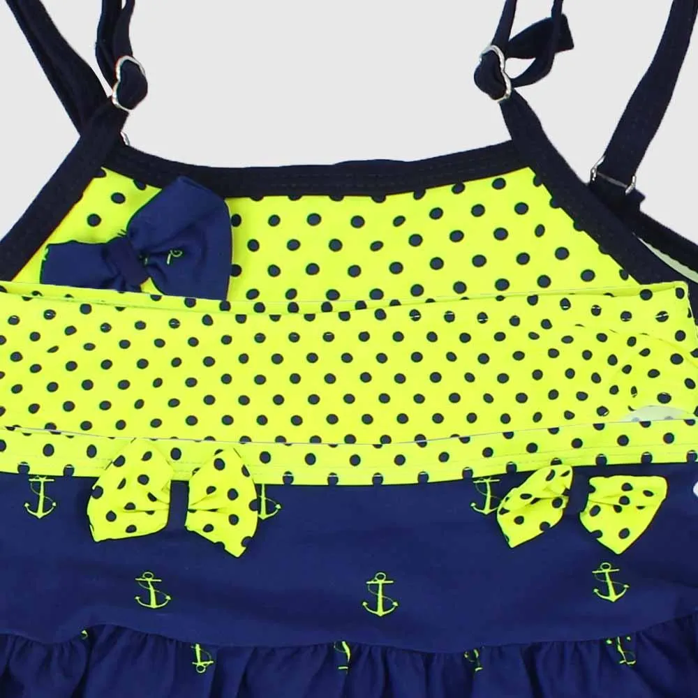 Gepunkteter Bikini