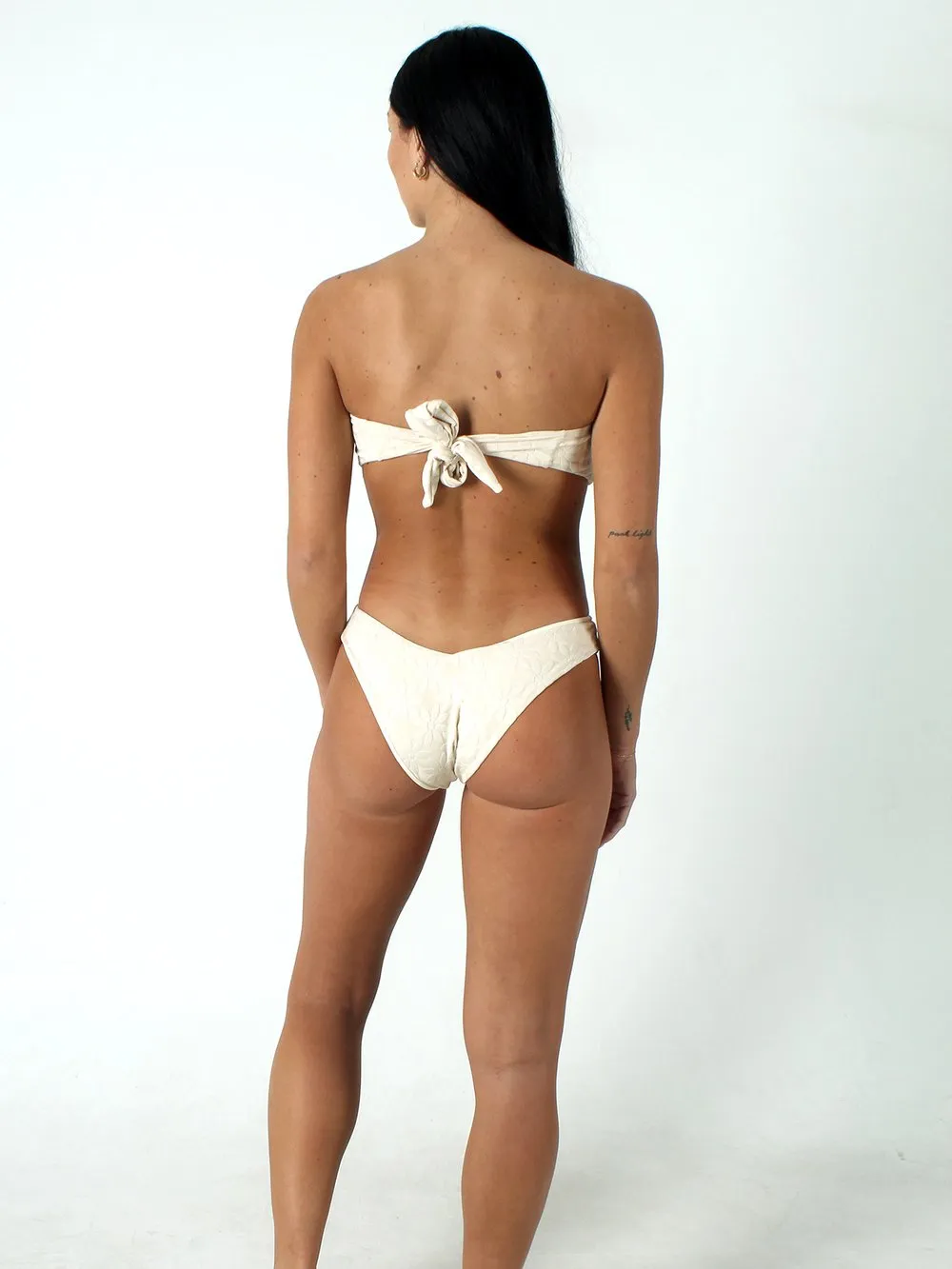 Bandeau-Bikini-Oberteil in Ecru-Textur