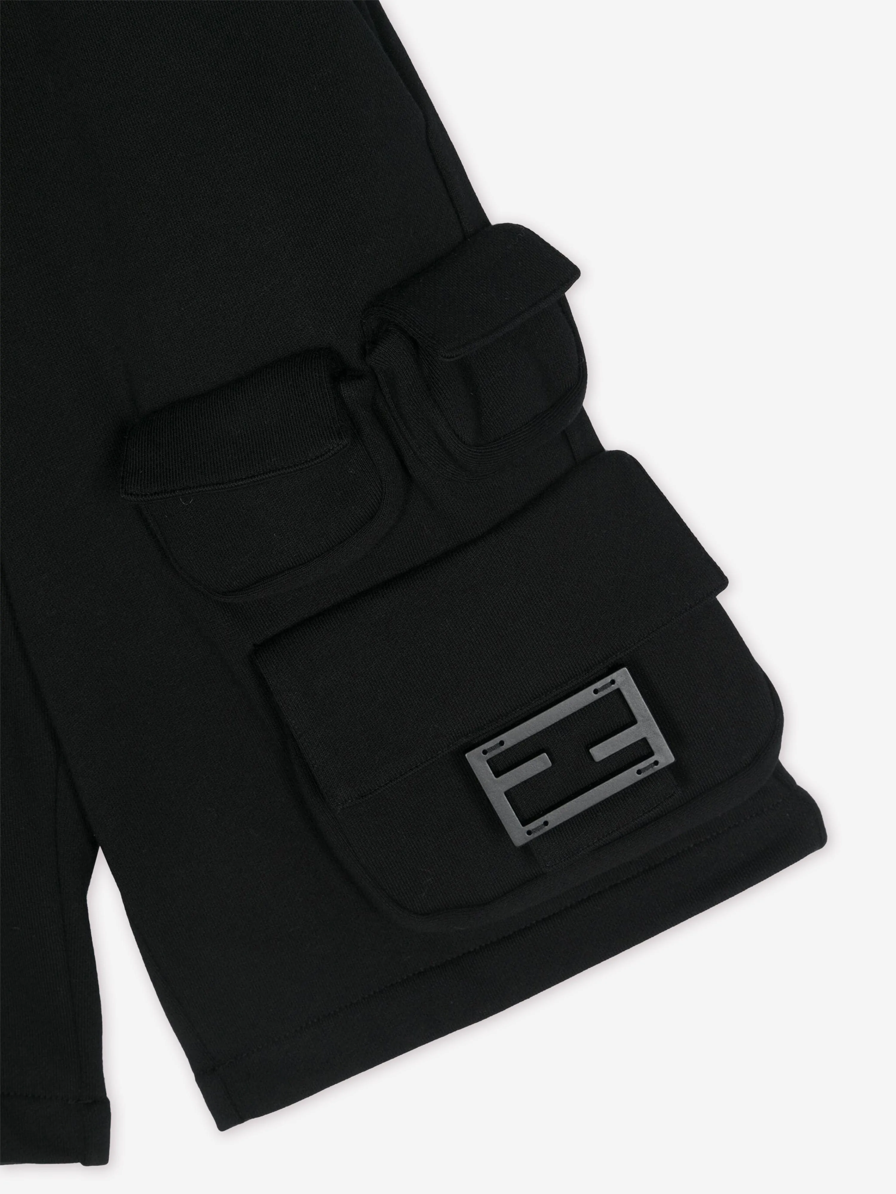 Fendi Boys FF Cargo Shorts in Schwarz
