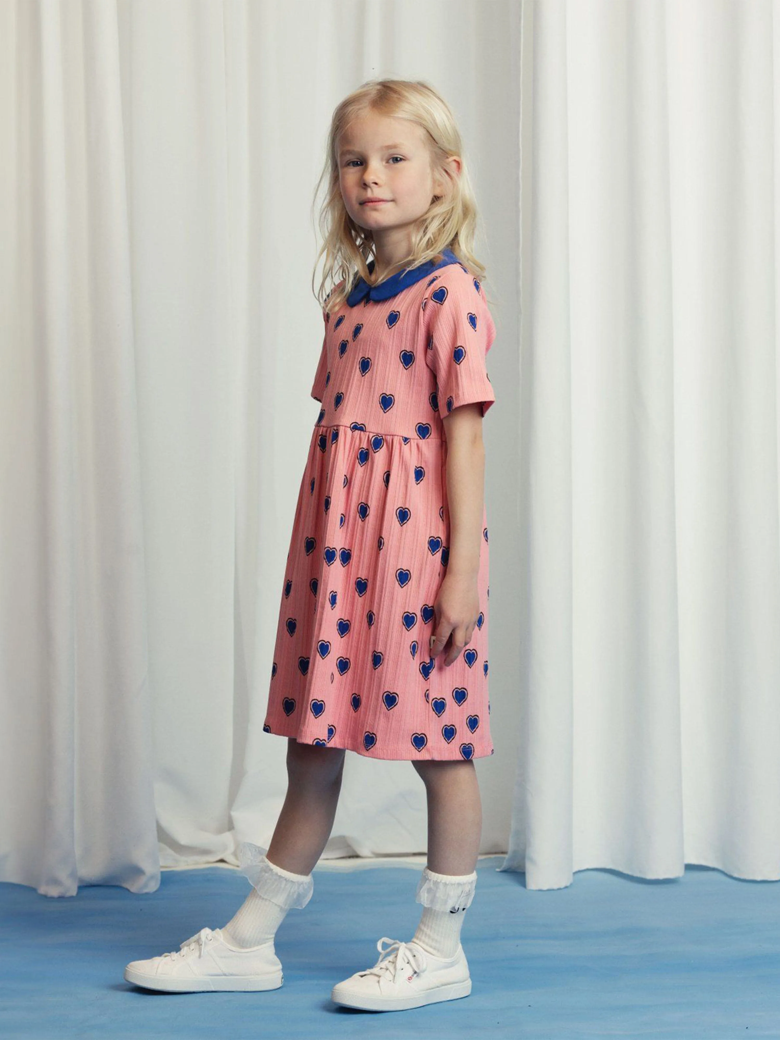 Girls Hearts AOP Kleid in Rosa