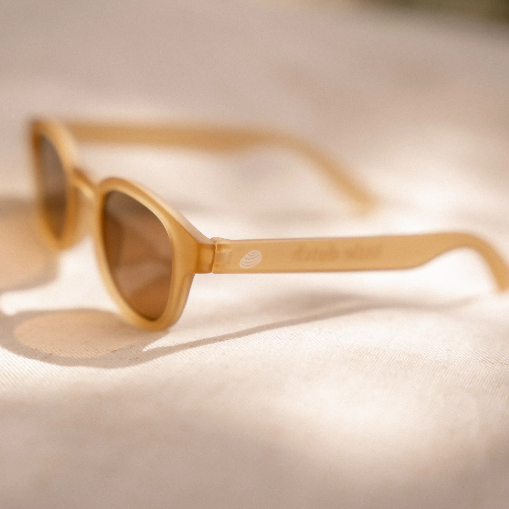Little Dutch Wayfarer Sonnenbrille - Mandel