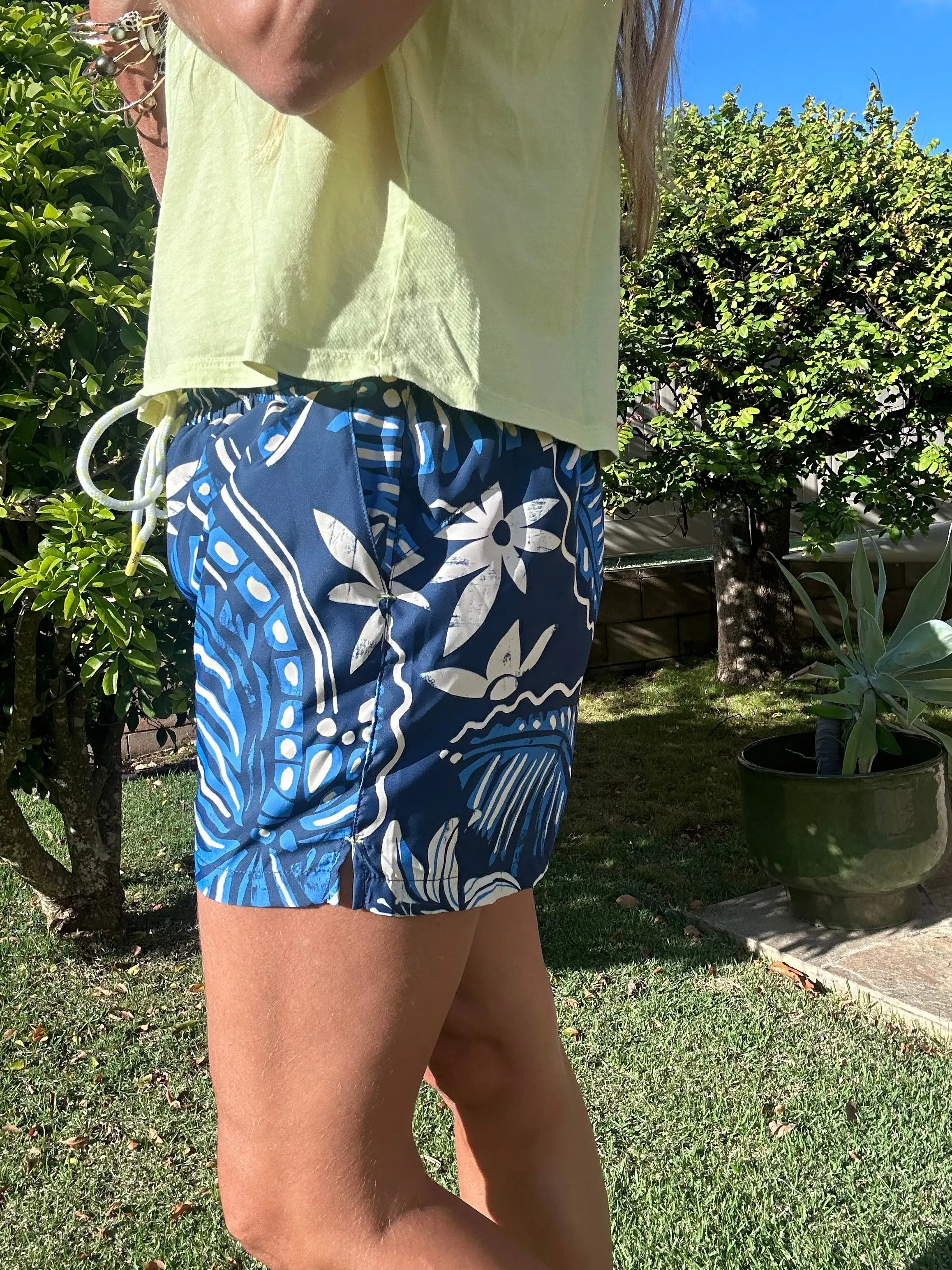 MAAJI Midnight Sky Sand Unisex-Shorts