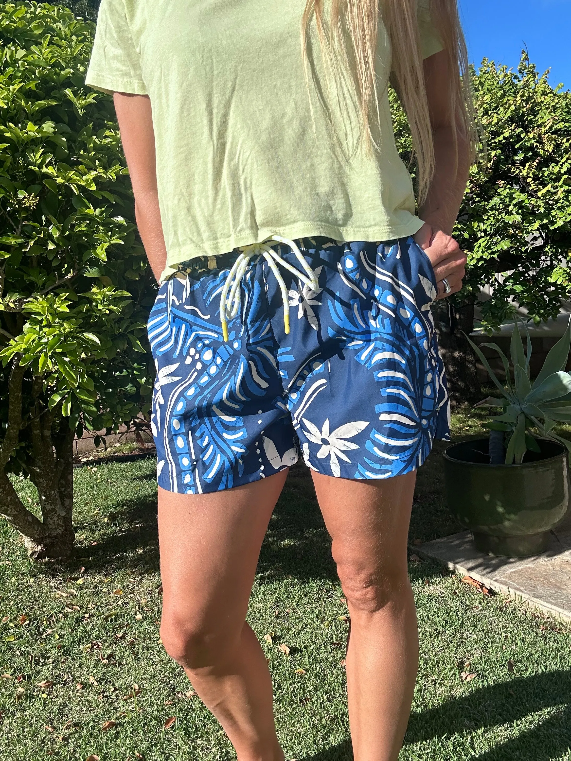 MAAJI Midnight Sky Sand Unisex-Shorts