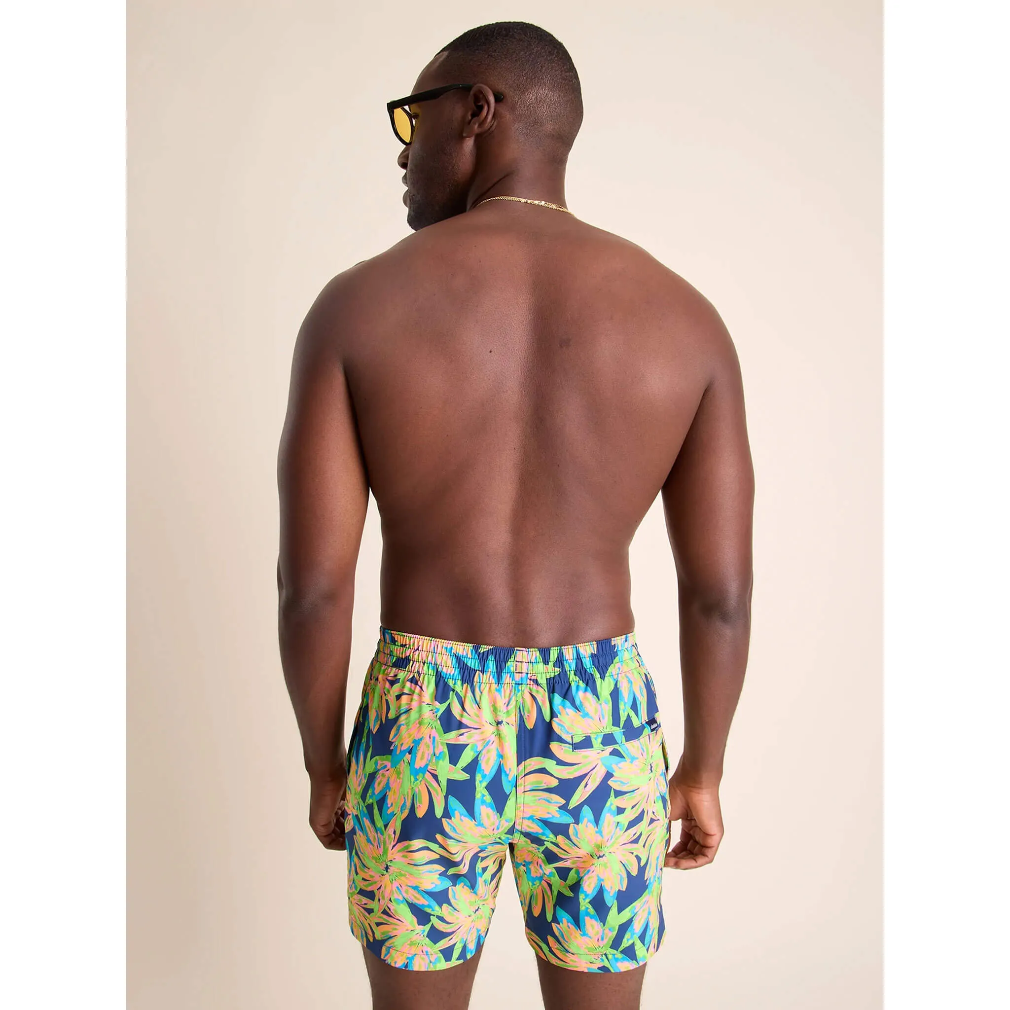 Mens Johnnie-O Chubbies 5,5-Zoll The Ocean Flowers Badeshorts - Knallgrün - Musterbasis (Enthält Karos)
