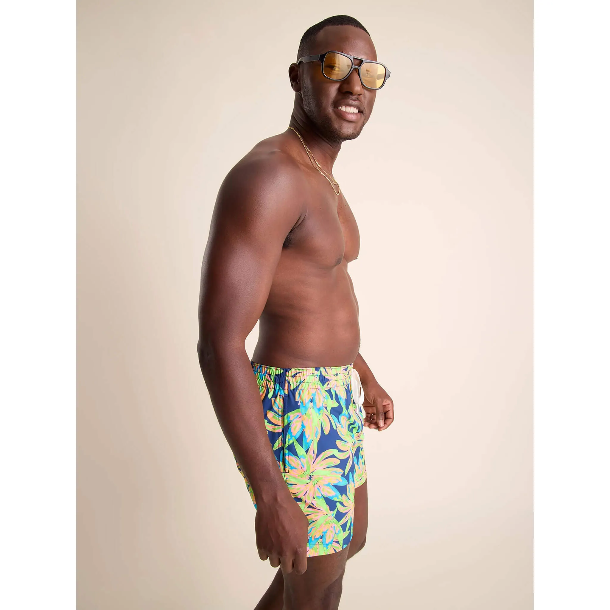 Mens Johnnie-O Chubbies 5,5-Zoll The Ocean Flowers Badeshorts - Knallgrün - Musterbasis (Enthält Karos)