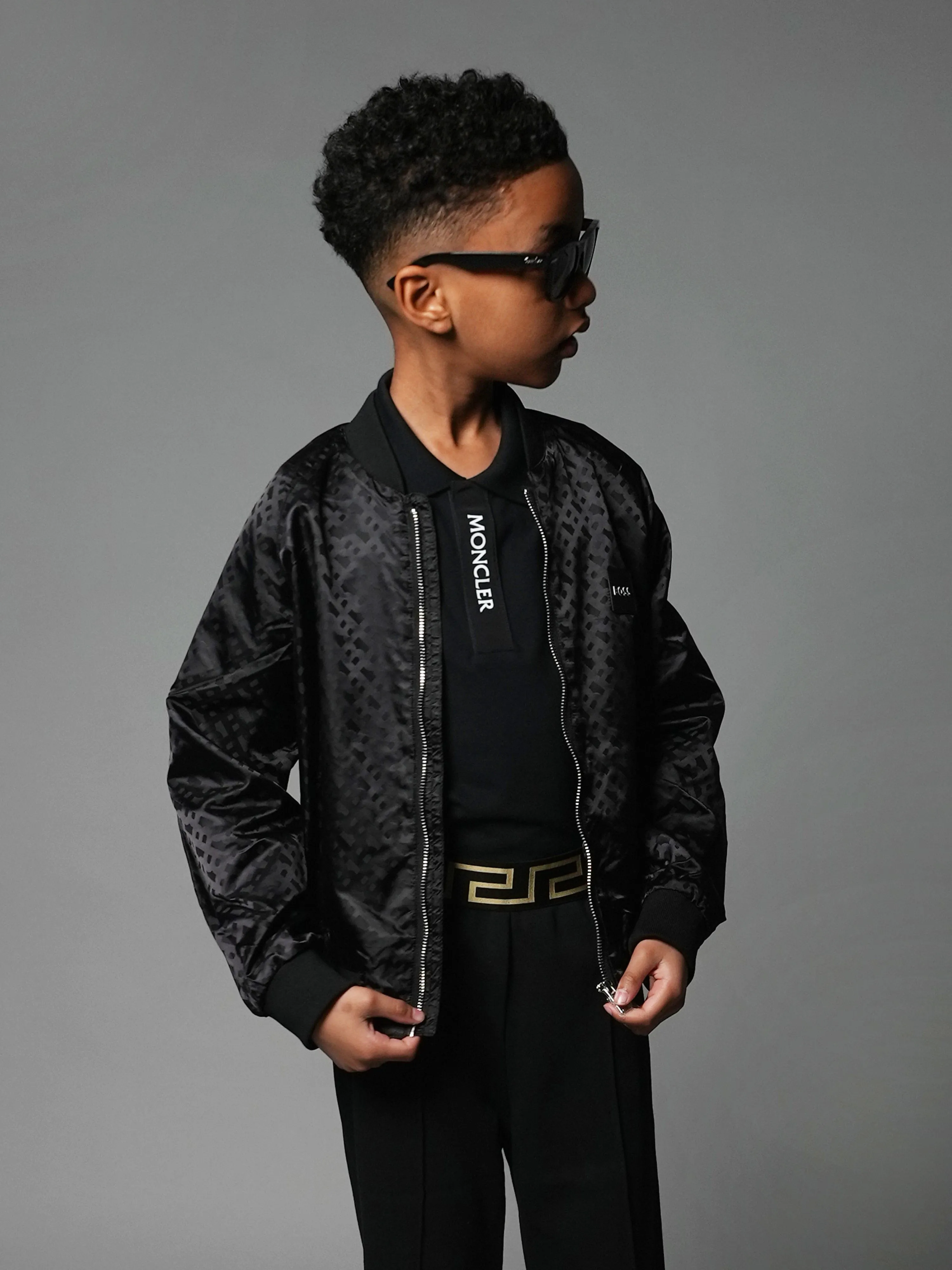 Moncler Enfant Jungen Logo Polo-Shirt in Schwarz