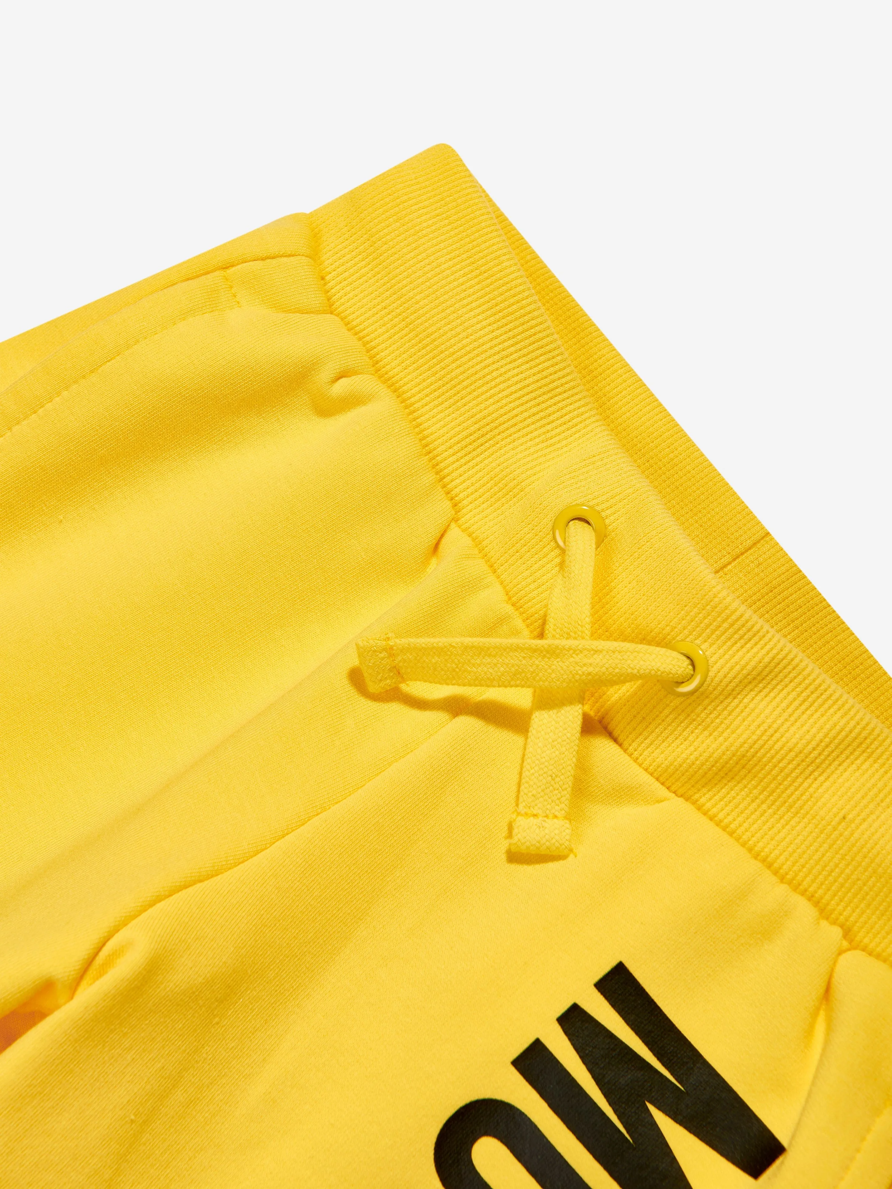 Moschino Jungen Logo Shorts in Gelb
