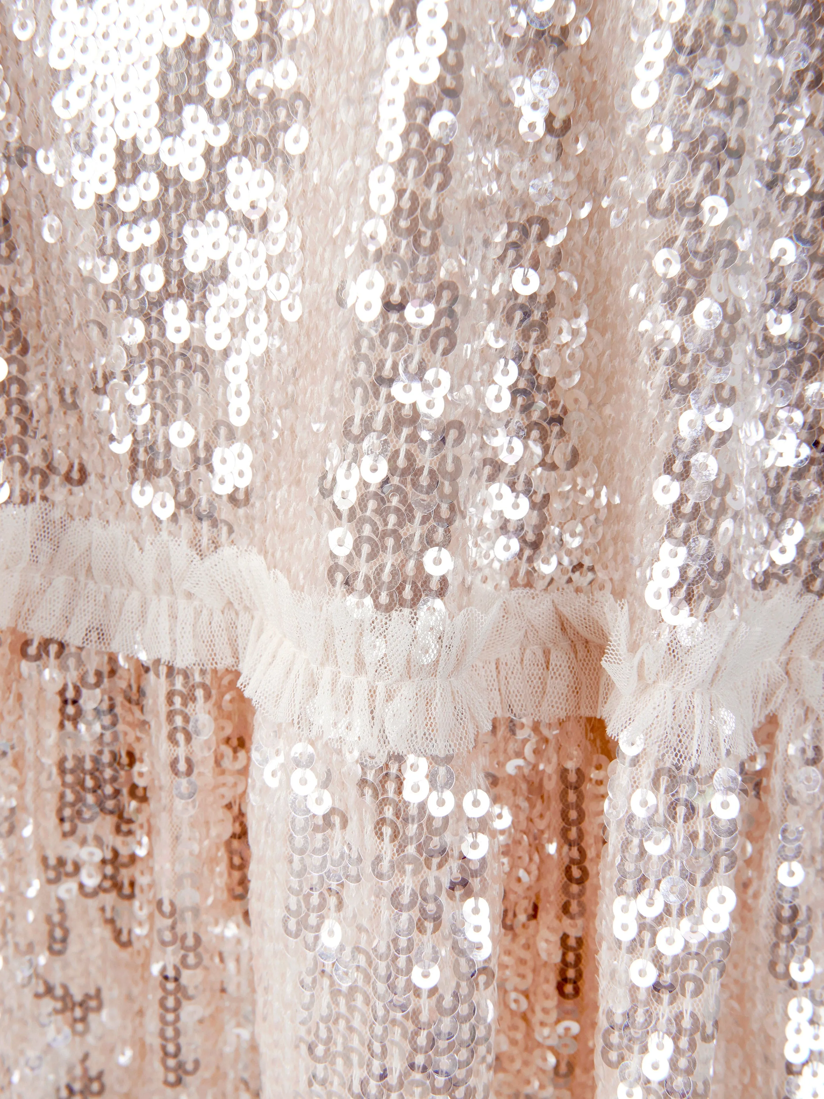 Needle & Thread Mädchen Mila Glanzkleid in Creme