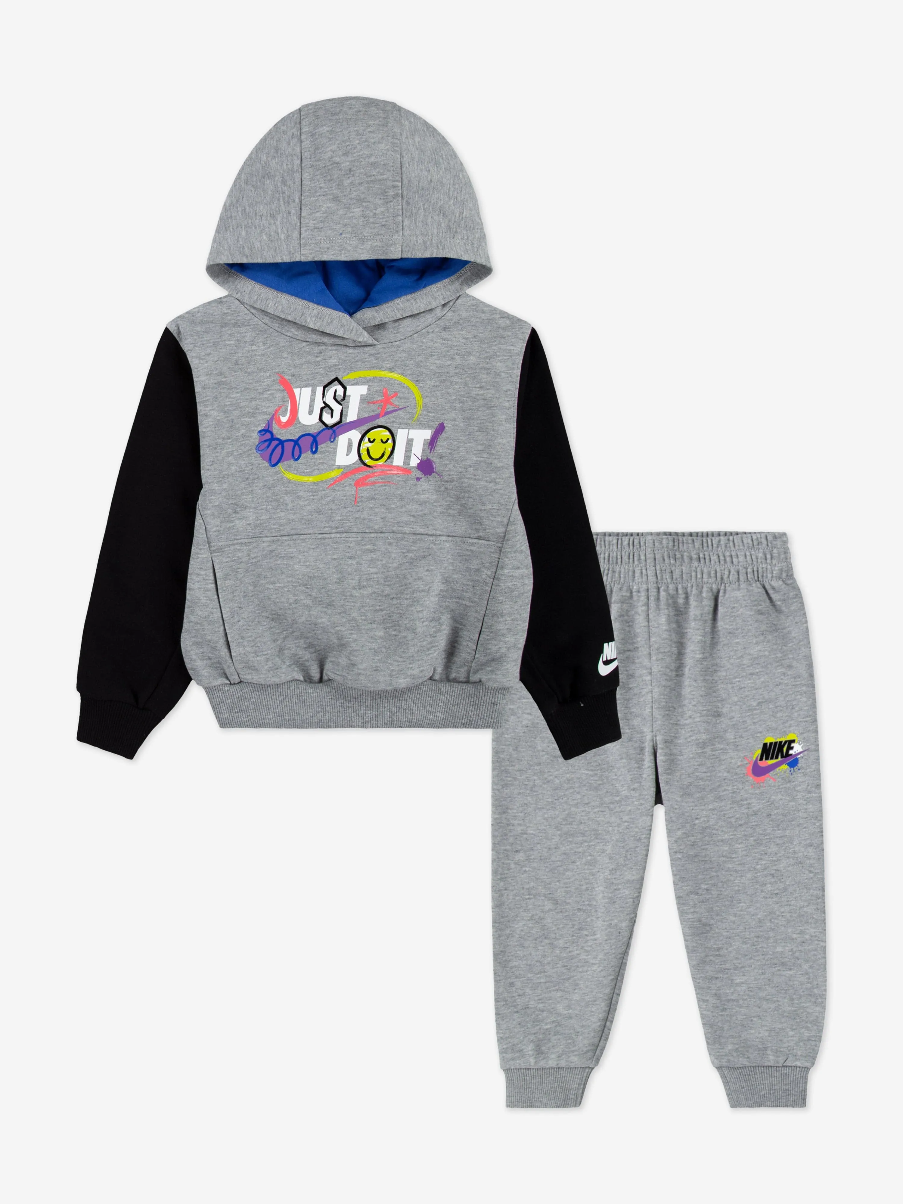 Nike Jungen NSW Express Yourself Trainingsanzug in Grau