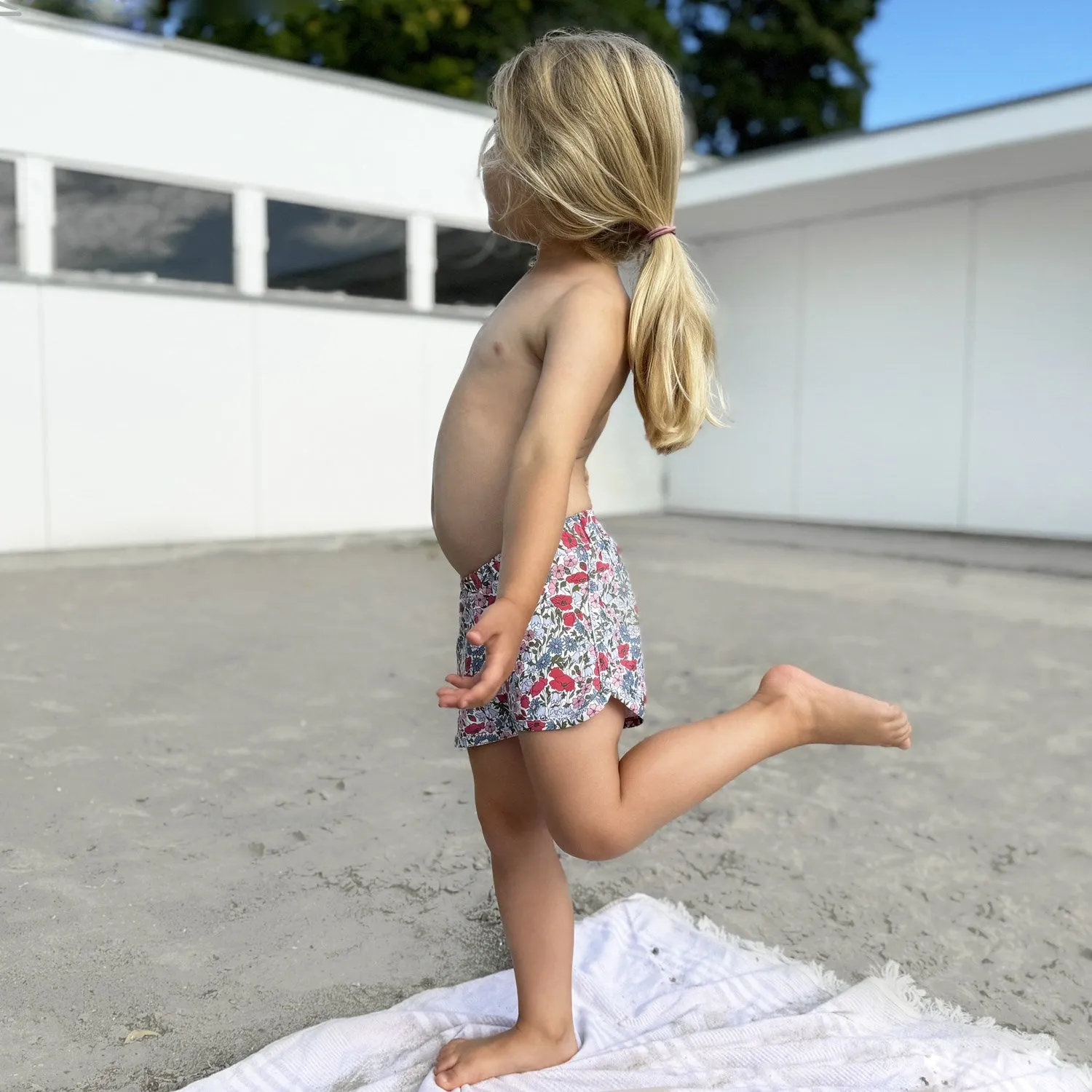 Petit Crabe Poppy & Daisy P Alexa Badeshorts - Hergestellt aus Liberty© Stoff Petit-Crabe