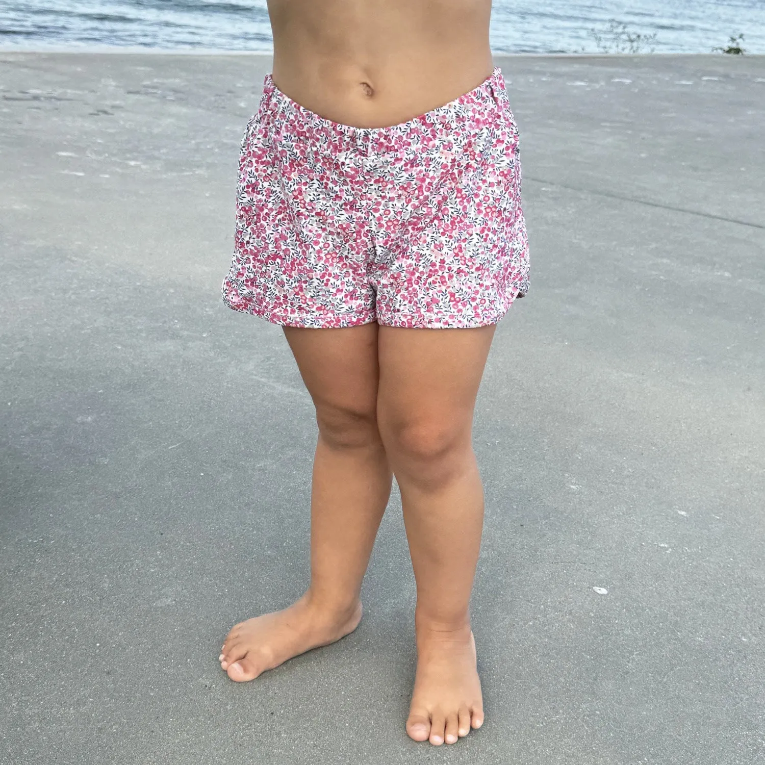 Petit Crabe Wiltshire Bud Alexa Badeshorts - Hergestellt aus Liberty© Stoff Petit-Crabe